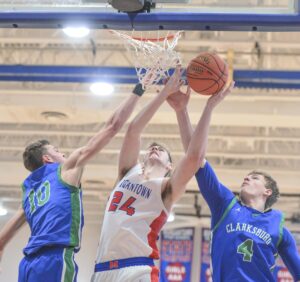 Carson Poffenberger: Doing 'whatever I can' to help Mohigans accomplish team goals, secure first West Virginia 4A title